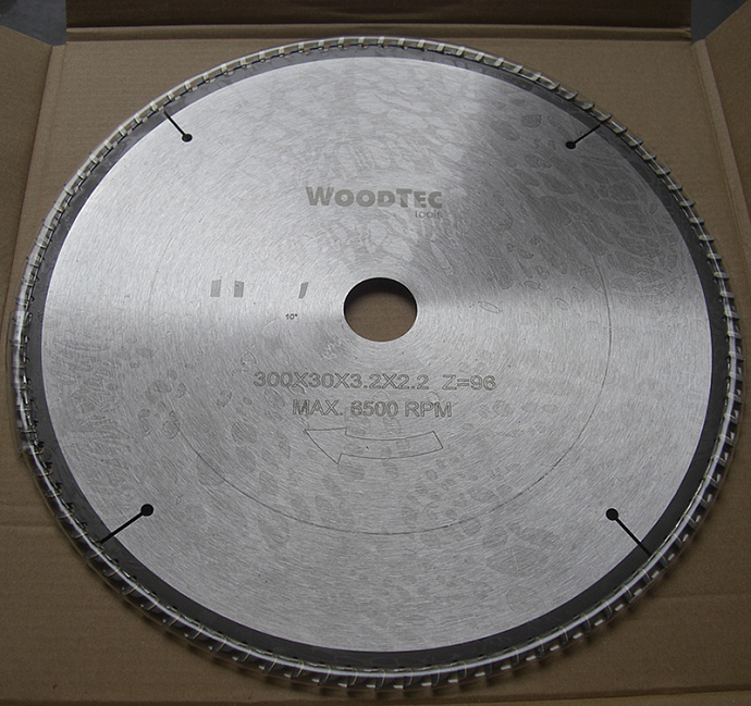Пила дисковая Ø300 х 30 х 3,2/2,2 Z96 WZ